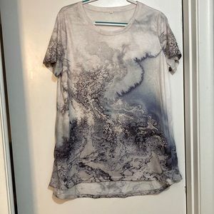 NWOT Unknown Designer Woman’s Shortsleeved High/Low Crew neck TopTieDye effect